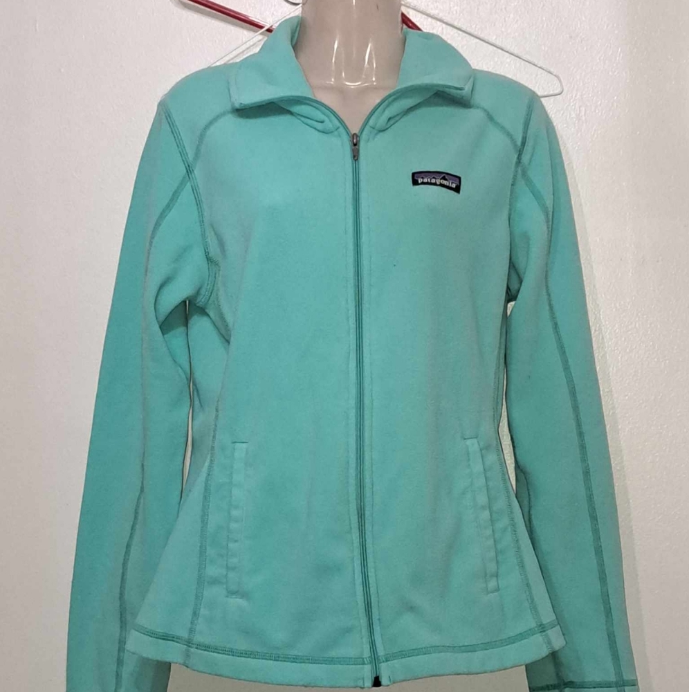 Patagonia Women Green Agua Jacket.